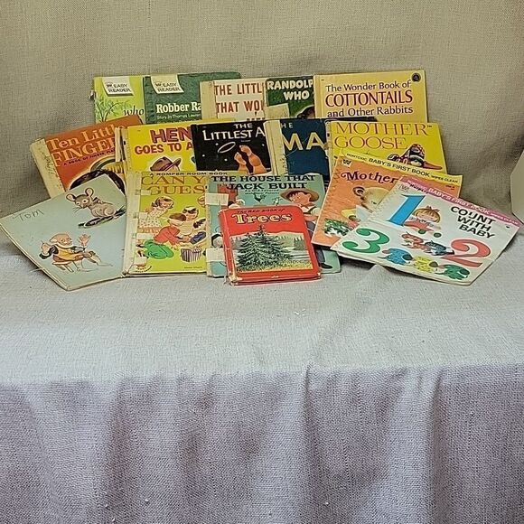 Vintage bundle of 16 Wonder Books - Picture 1 of 12